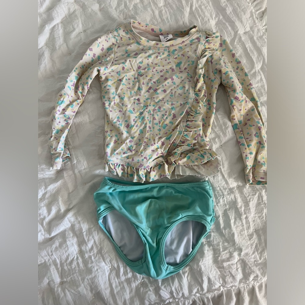 Rufflebutts 2 piece swimsuit with rash guard and bottoms, size 3t